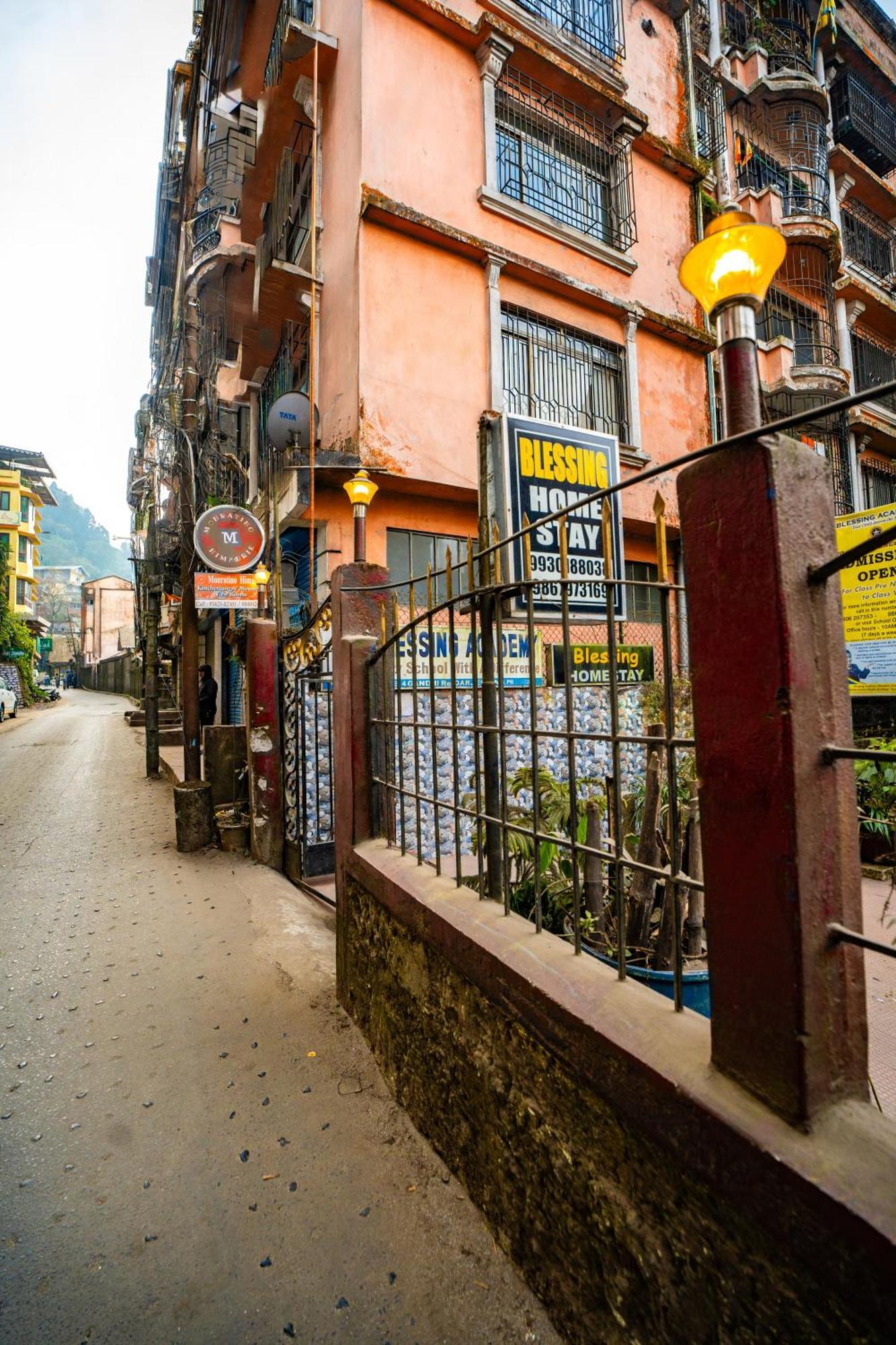Monratino Himadrie -2 Mins Walk From Mall Road - All Rooms Have Kanchenjunga Mountain View Darjeeling  Luaran gambar
