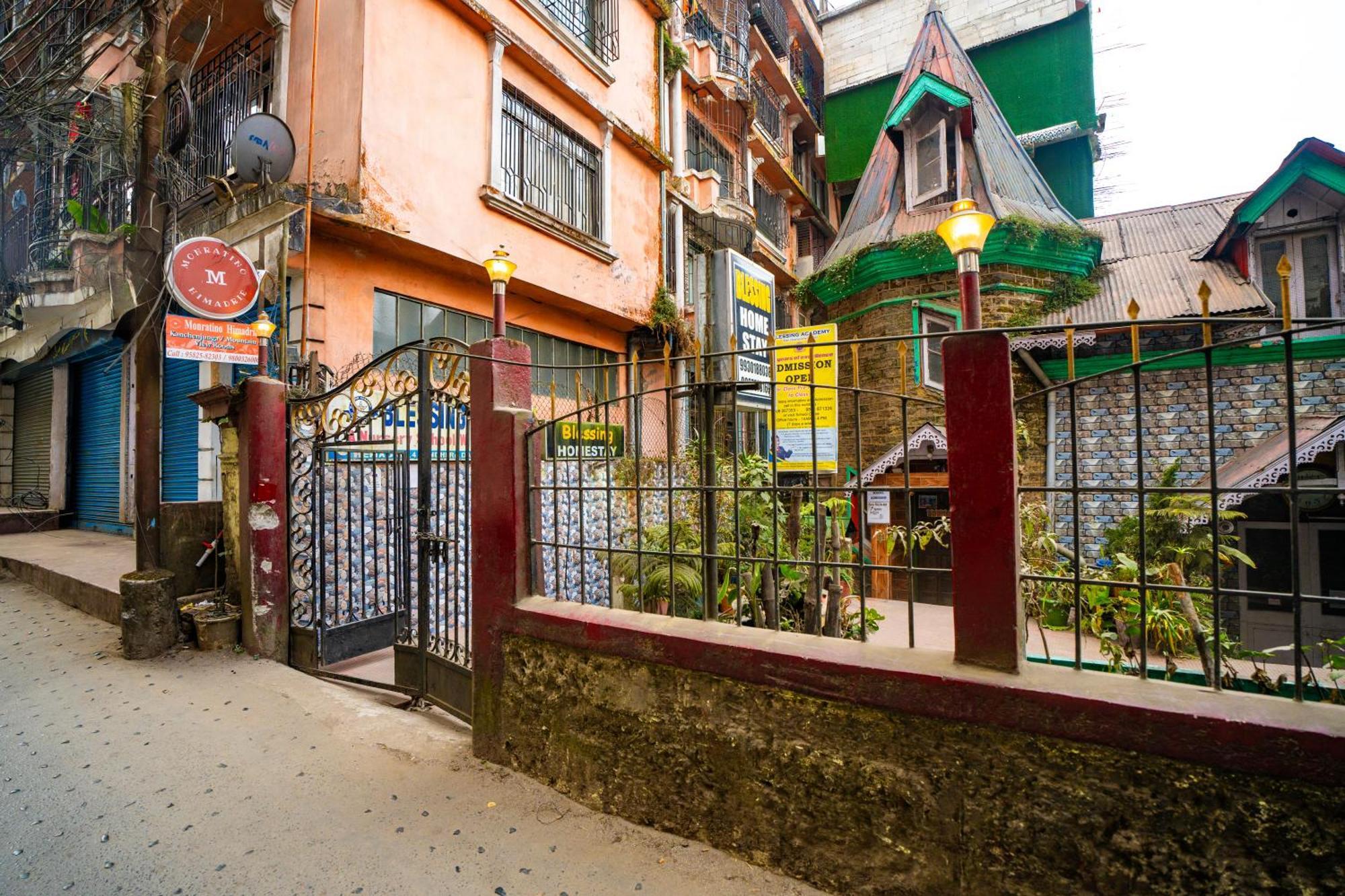 Monratino Himadrie -2 Mins Walk From Mall Road - All Rooms Have Kanchenjunga Mountain View Darjeeling  Luaran gambar