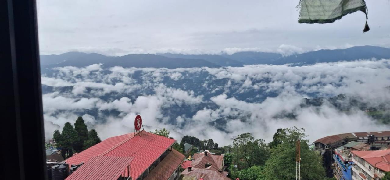 Monratino Himadrie -2 Mins Walk From Mall Road - All Rooms Have Kanchenjunga Mountain View Darjeeling  Luaran gambar